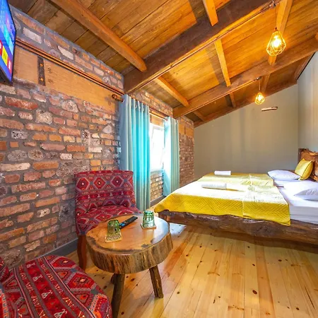 Hani I Taulant Shahinit 3*