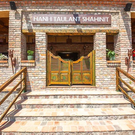 Hani I Taulant Shahinit فندق مبيت وإفطار Gramsh