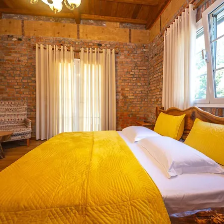 Hani I Taulant Shahinit 3* Gramsh