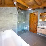 فندق مبيت وإفطار Hani I Taulant Shahinit 3*