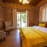 Hani I Taulant Shahinit فندق مبيت وإفطار Gramsh