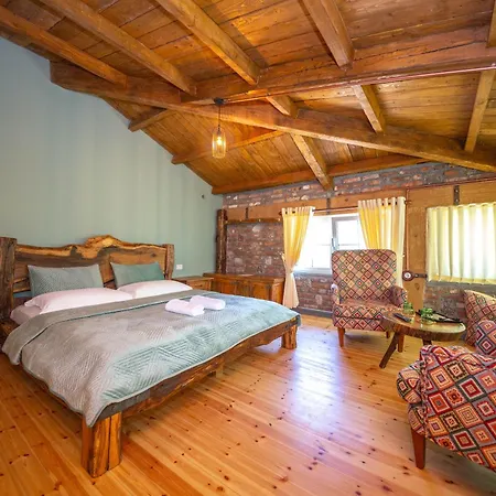 Panzió Hani I Taulant Shahinit