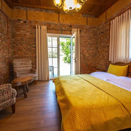 Hani I Taulant Shahinit Panzió Gramsh