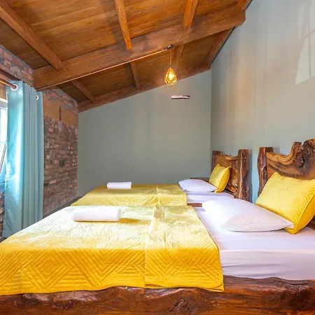 Panzió Hani I Taulant Shahinit Gramsh