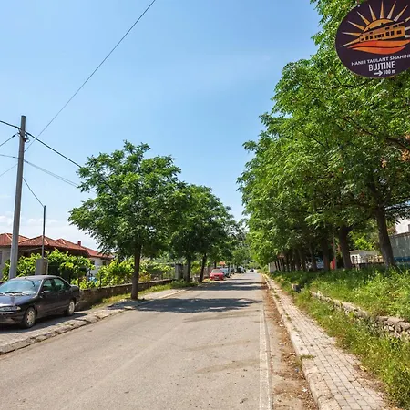 Hani I Taulant Shahinit Panzió Gramsh