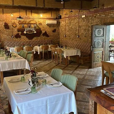 Hani I Taulant Shahinit Bed & Breakfast *